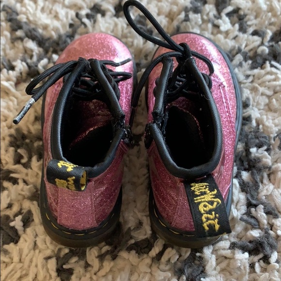 Toddler girl’s 1460 Dr Martens pink glitter boots - Picture 3 of 8